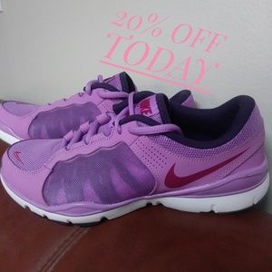 NIKE Training Flex TR2 / Pink and Purpe / Size 7